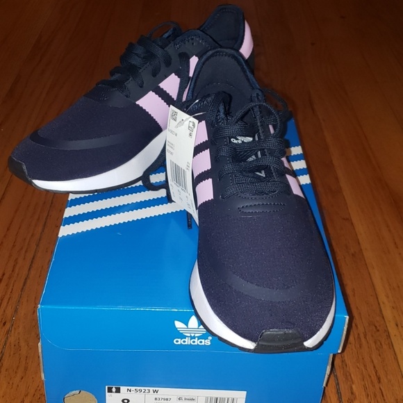 adidas Shoes - 💥Adidas Oringinals💥